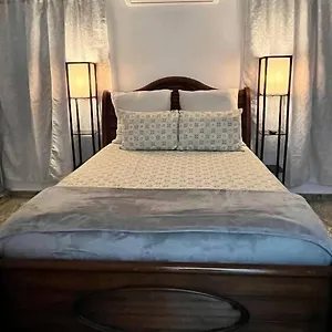  Apartment Casita 8 Minutes From Crashboat